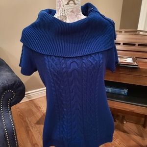 Royal blue short-sleeved medium sweater